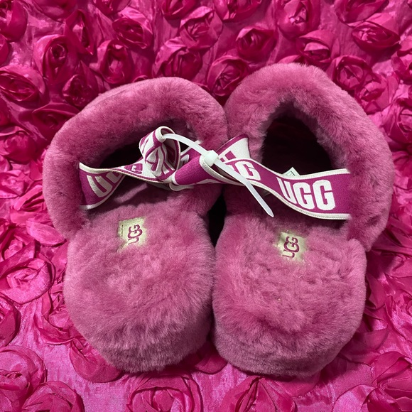 Ugg logo fluff yeah fur slides💕 - Picture 3 of 5